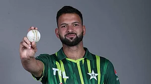 Photo: X | Nawaz : Pakistan's fast bowler Ihsanullah.